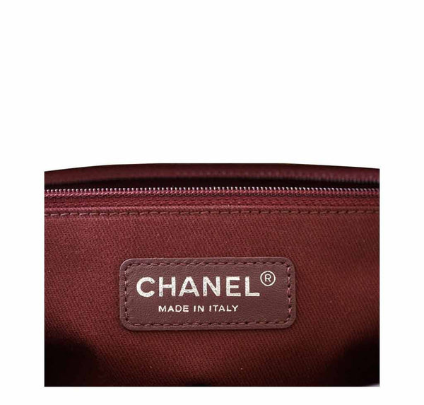 Chanel Pavement Graffiti Messenger Bag Limited Edition Runway New Front Stamp