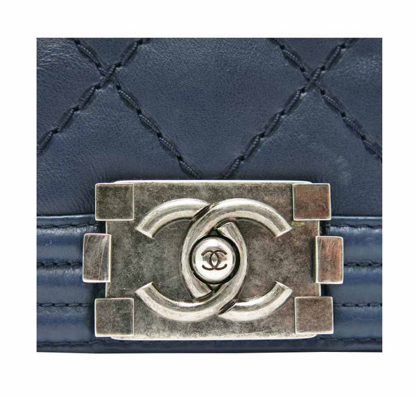 chanel boy flap bag navy used detail