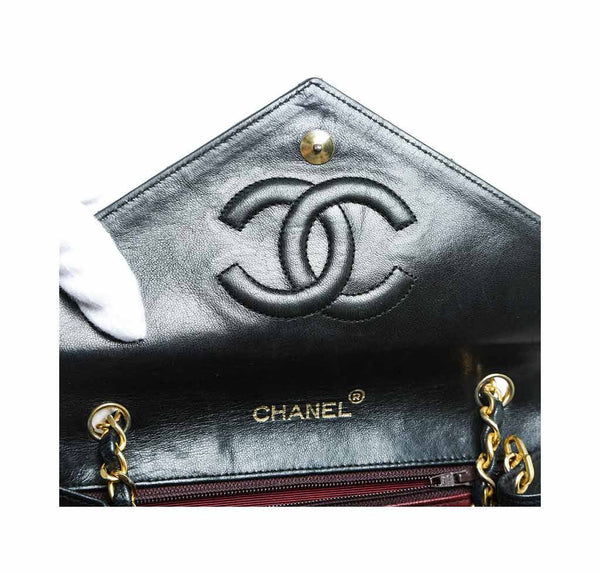 chanel flap shoulder bag black used logo