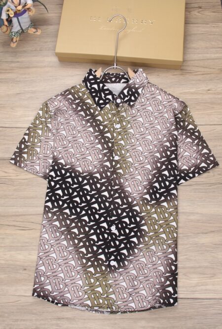 Replica Burberry 47182 Men Fashion Shirt 2