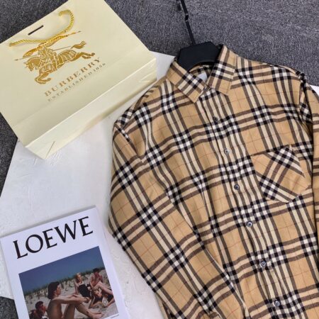 Replica Burberry 122406 Unisex Fashion Shirt 2
