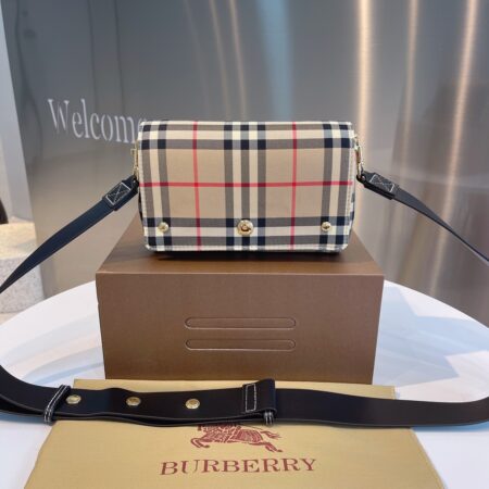 Replica Burberry 111902 Fashion Bag 2 Replica Burberry 111902 Fashion Bag 2