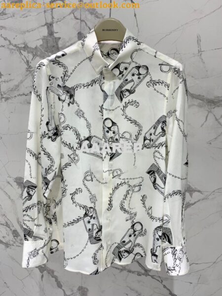 Replica Burberry 2024 New Collection Chic Chain Silk Shirt in Monochrome Print Replica Burberry 2024 New Collection Chic Chain Silk Shirt in Monochrome Print