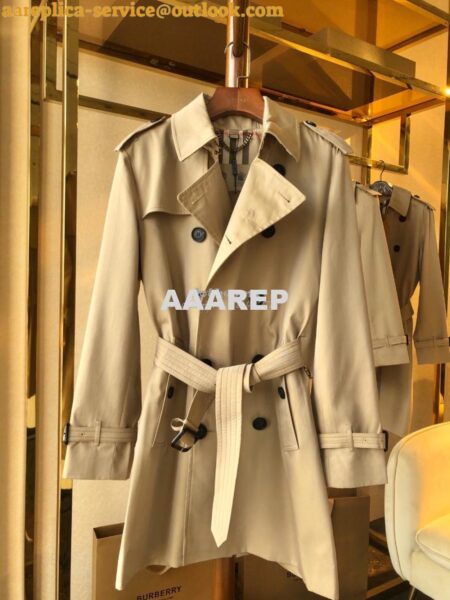 Replica Burberry Men's Sandringham Collection Mid-Length Black Trench Coat beige 2 Replica Burberry Men's Sandringham Collection Mid-Length Black Trench Coat beige 2