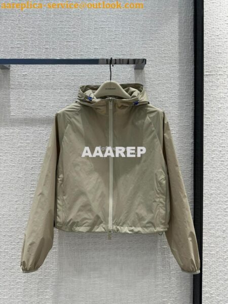 Replica Burberry Spring/Summer Lightweight Sun-Protective Jacket 2 Replica Burberry Spring/Summer Lightweight Sun-Protective Jacket 2